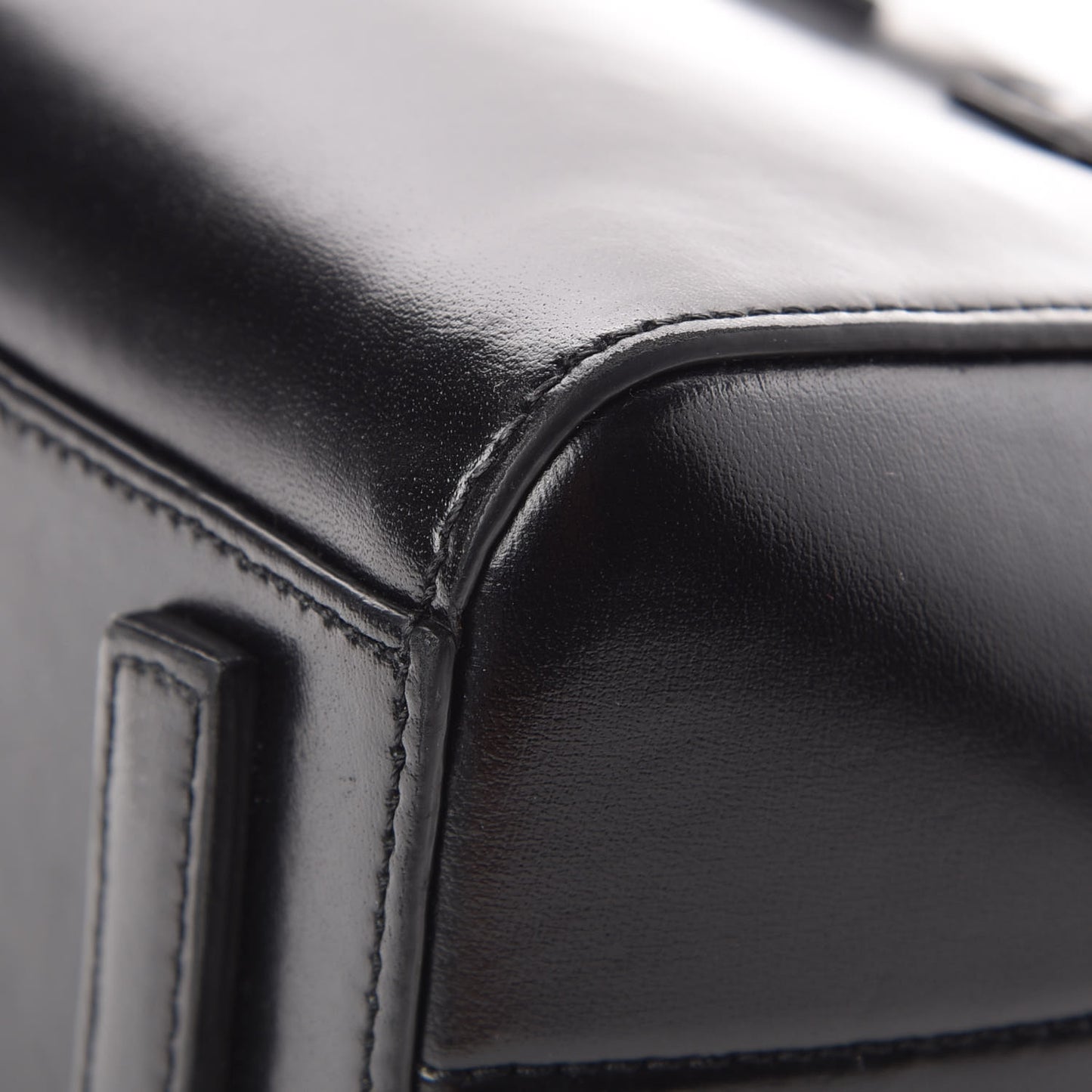 Shiny Lord Calfskin Mini Antigona Black