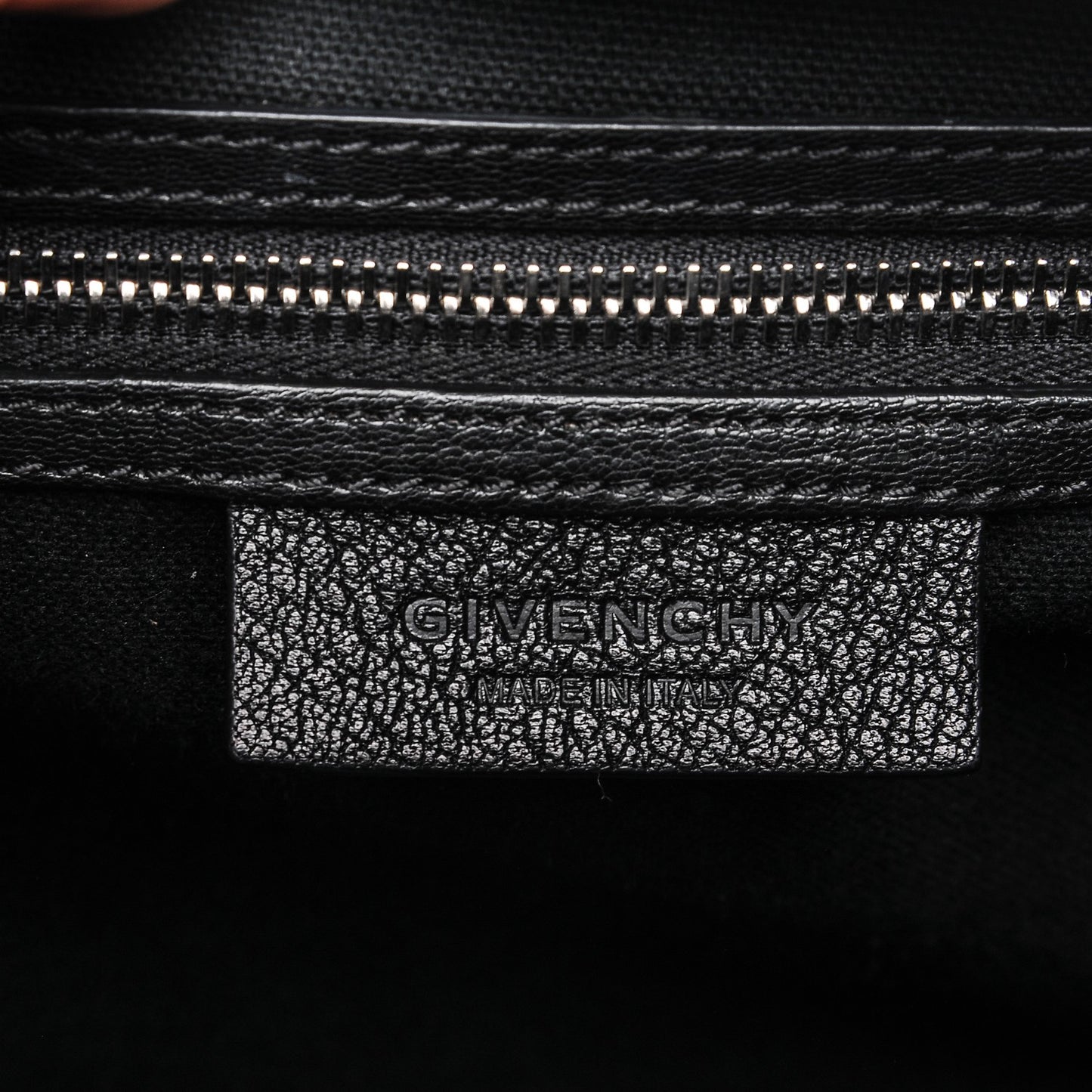 Sugar Goatskin Medium Antigona Black