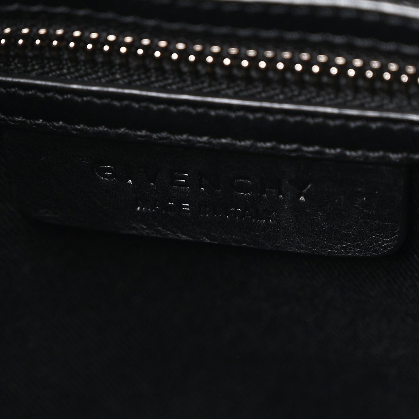 Calfskin Crocodile Embossed Large Antigona Black