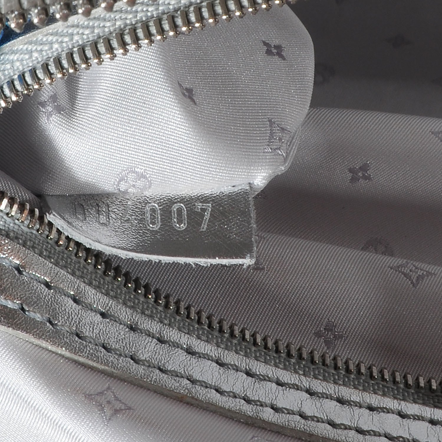Louis Vuitton Suhali Lockit MM Silver 7 of 7