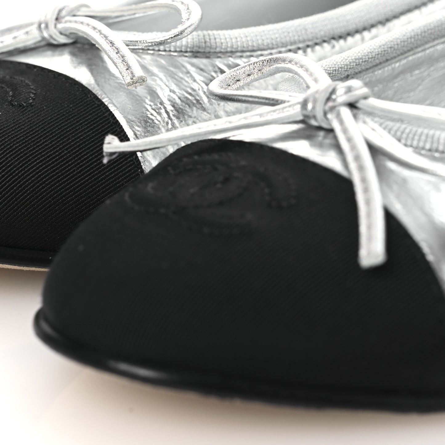 Laminated Crumpled Lambskin Grosgrain Cap Toe CC Ballerina Flats 36.5 Silver Black