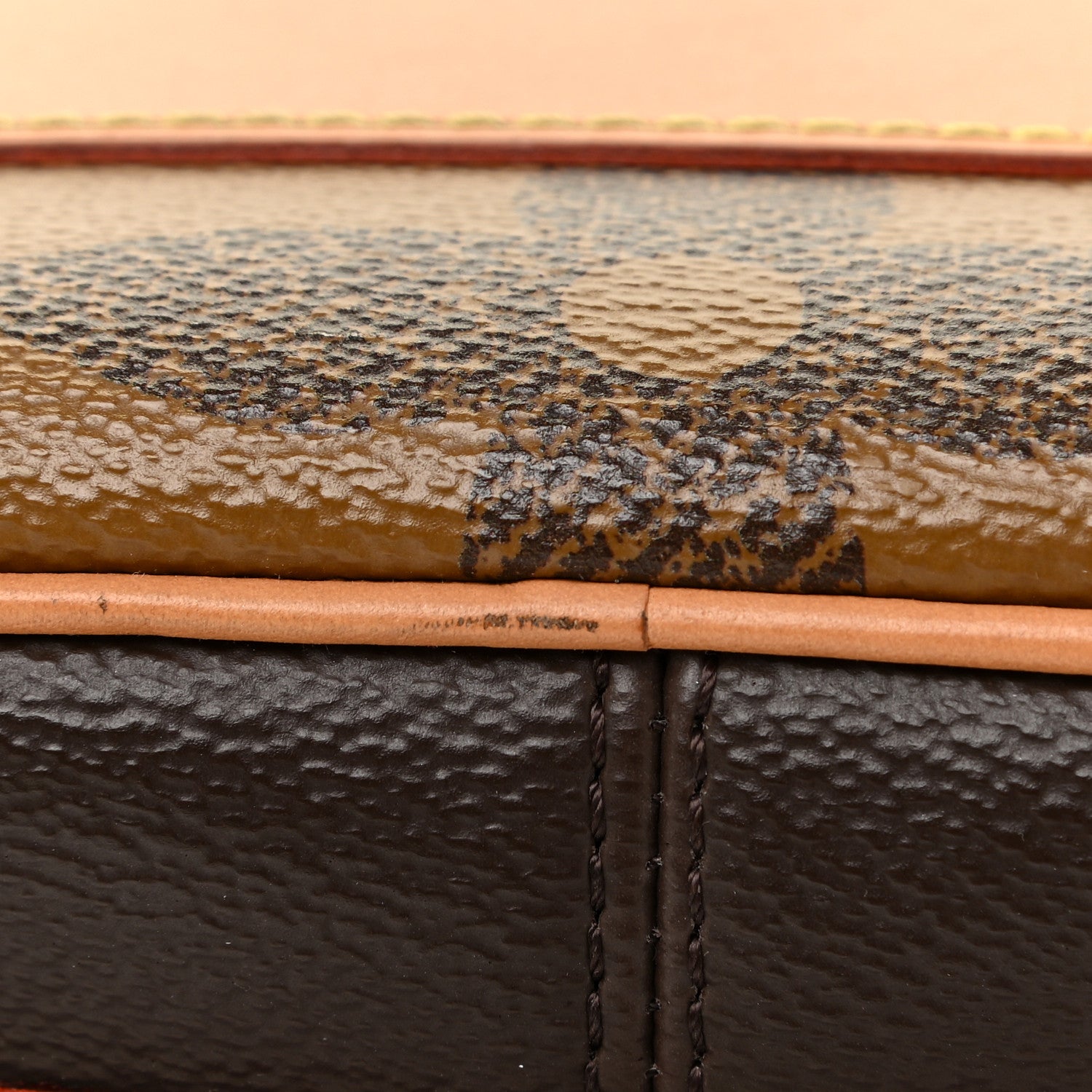 Louis Vuitton Reverse Monogram Giant Boite Chapeau Souple 15 of 16