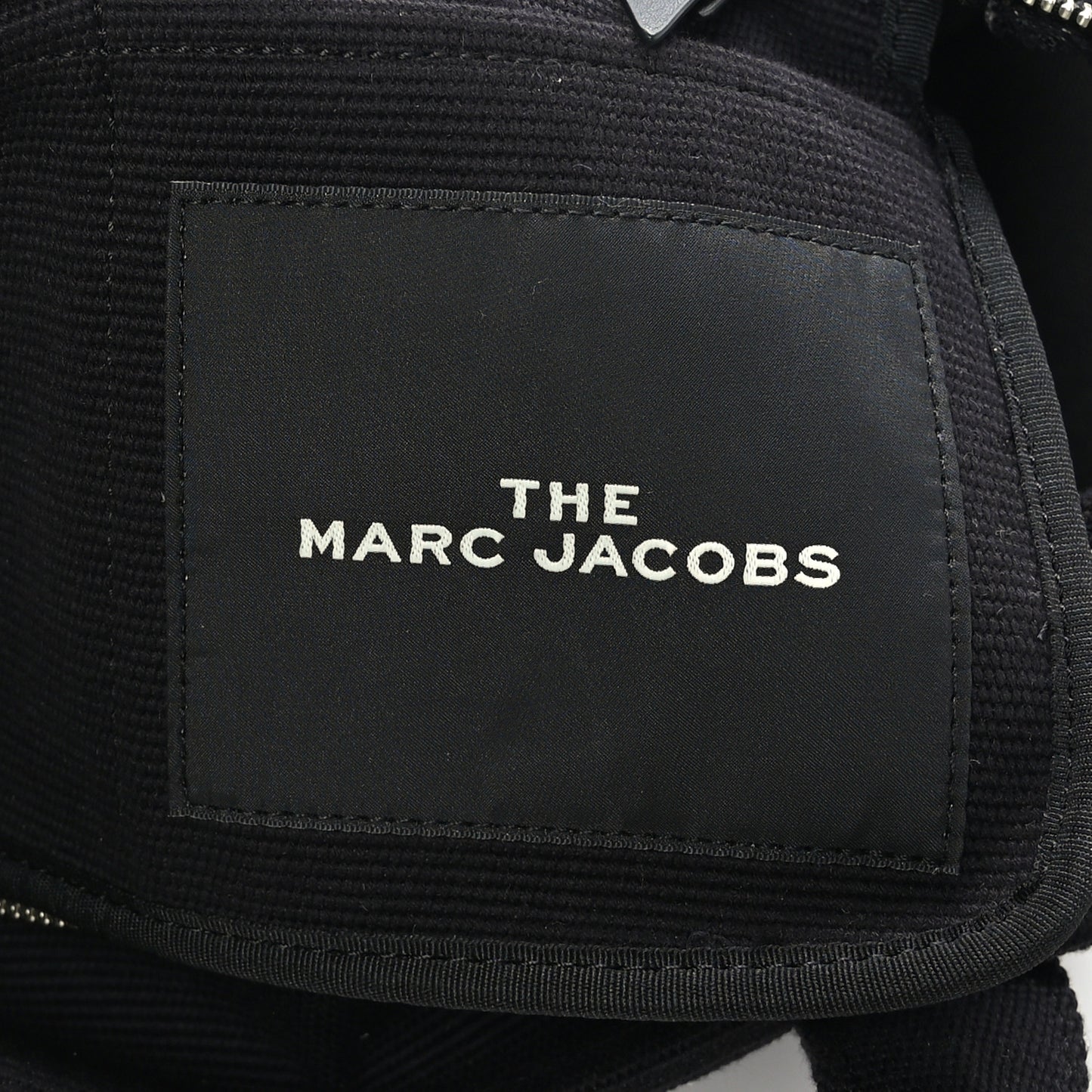 Jacquard Medium The Traveler Tote Bag Black