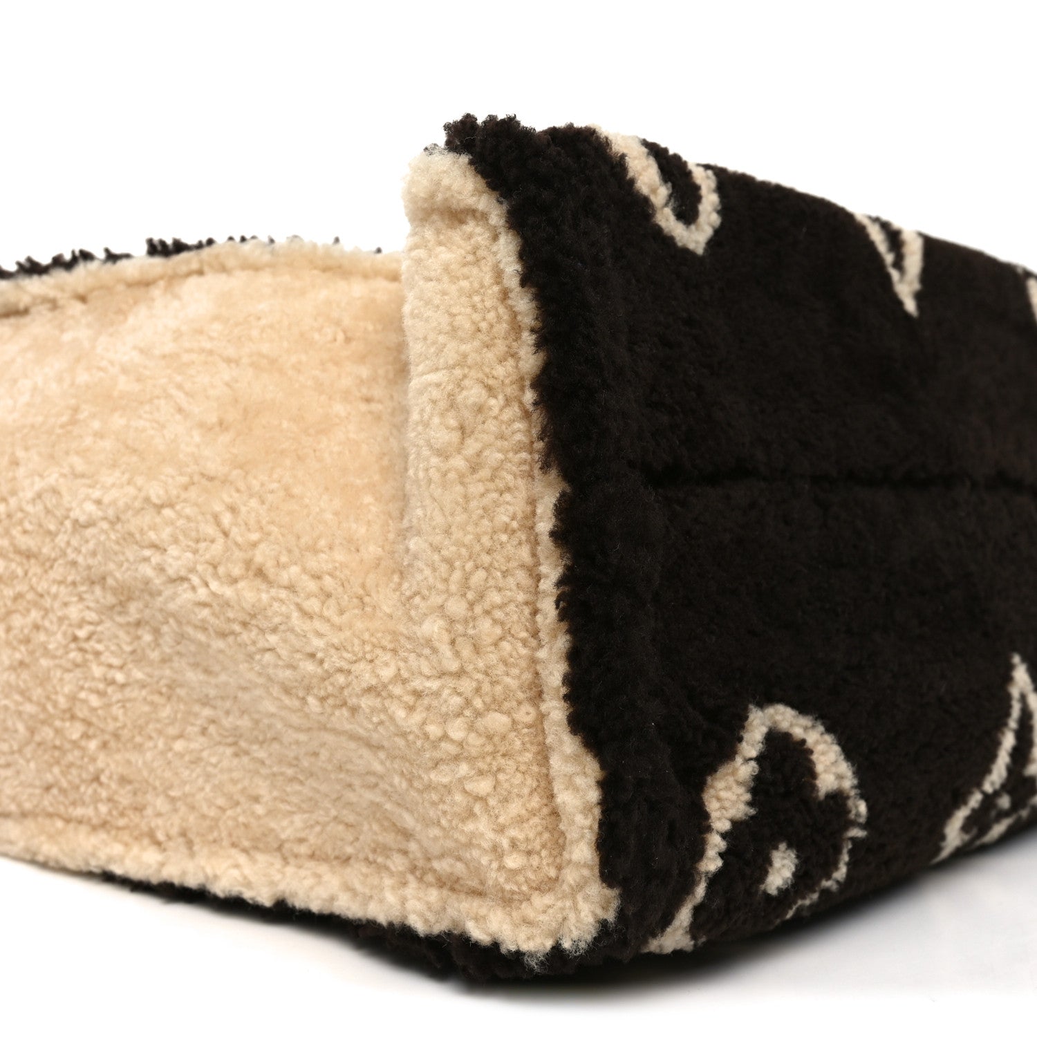 Louis Vuitton Shearling Monogram Giant Teddy Onthego GM Black White 7 of 8