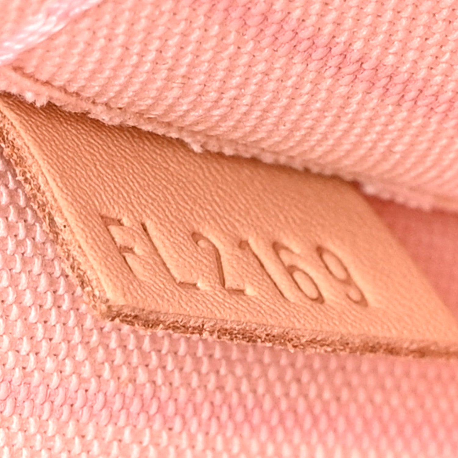 Louis Vuitton lv damier pochette 7 of 7