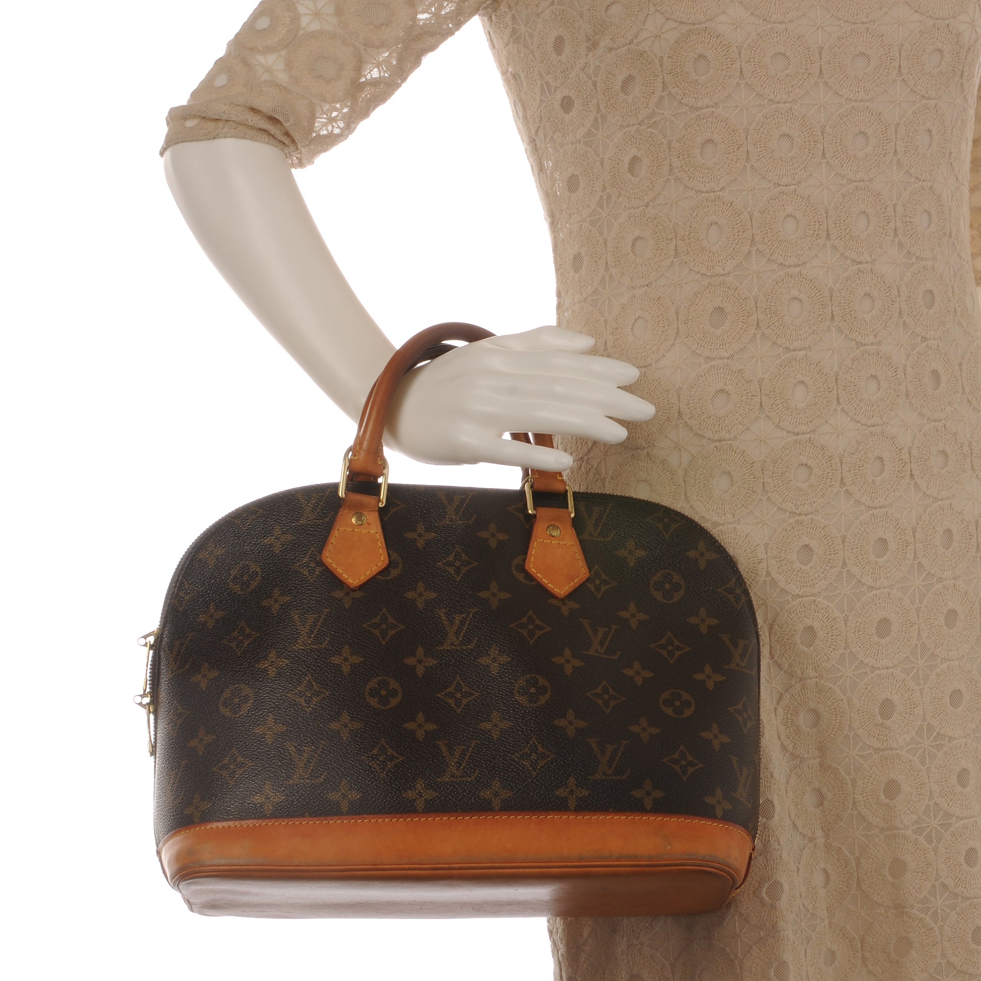 Louis Vuitton Monogram Alma PM 2 of 10