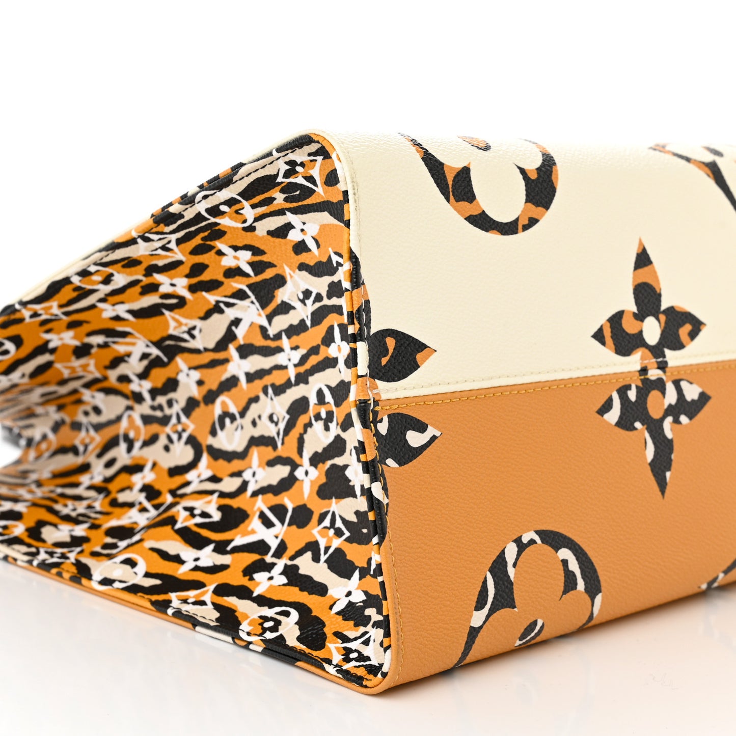 Monogram Giant Jungle Onthego GM Ivory