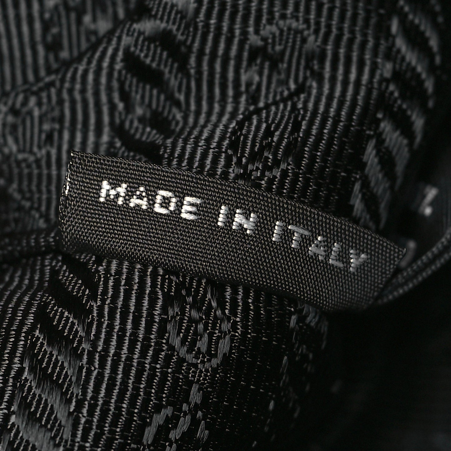 Re-Nylon Vela Pouch Black