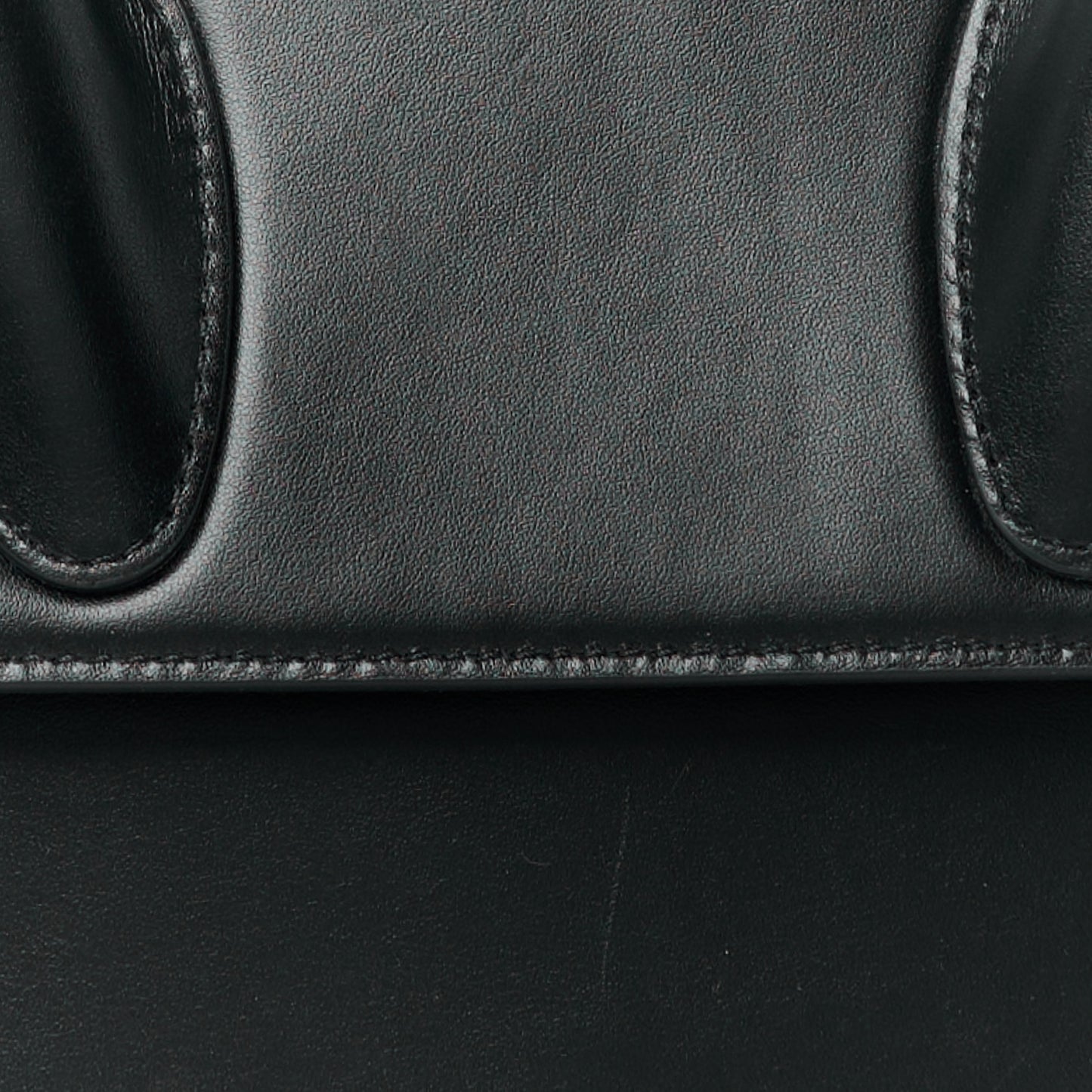 Smooth Calfskin Le Grand Chiquito Black