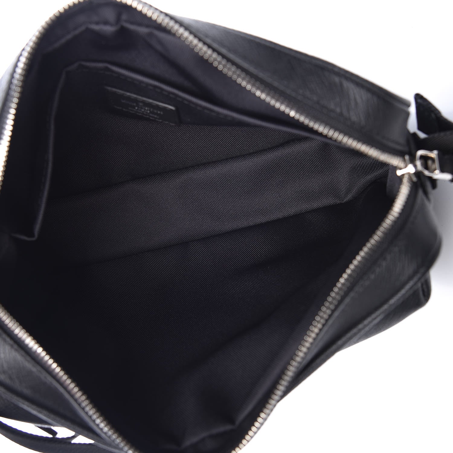 Louis Vuitton Taiga Outdoor Messenger PM Black 5 of 8