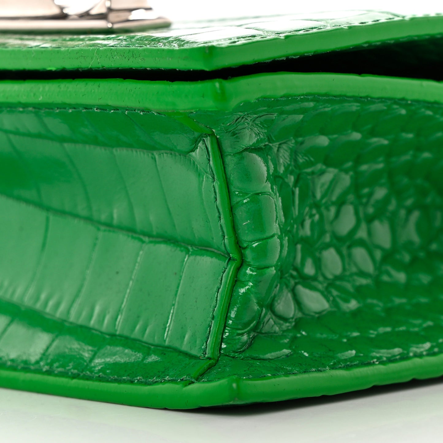 Calfskin Crocodile Embossed Knuckle Shoulder Bag Green