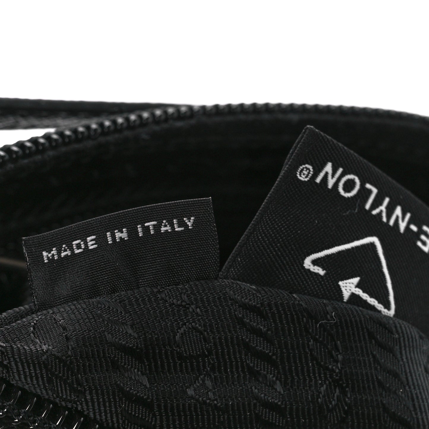 Re-Nylon Vela Pouch Black