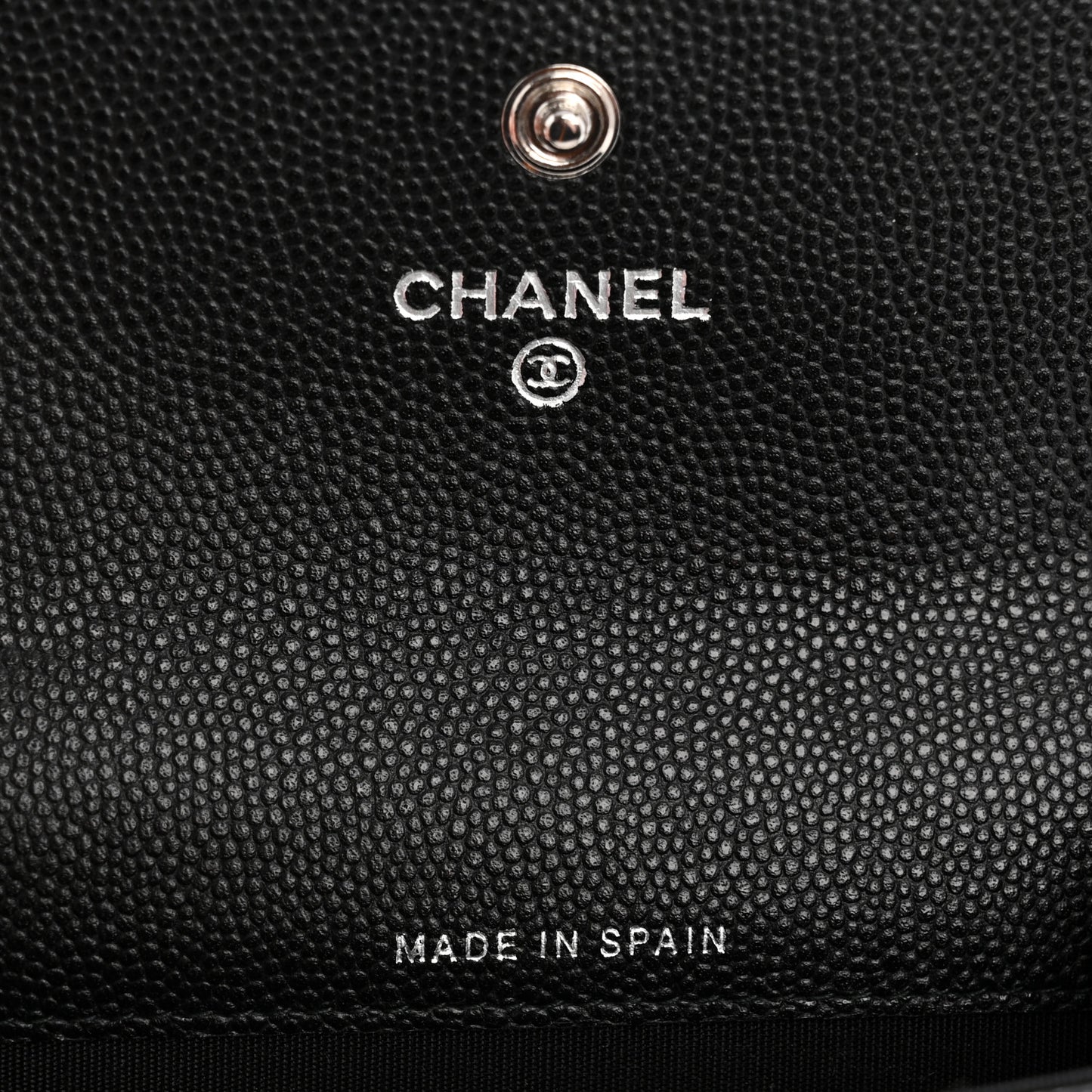 Caviar Chevron Quilted Boy Flap Card Holder Black