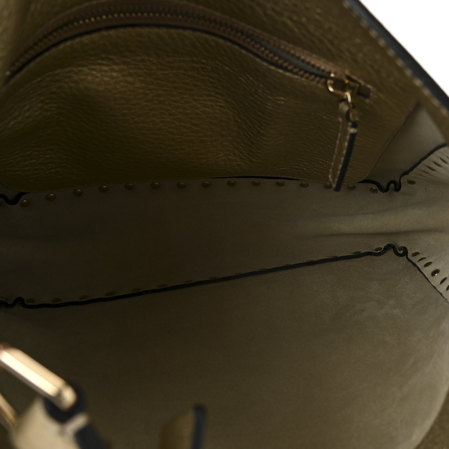 Metallic Pebbled Calfskin Small Rockstud Flip-Lock Messenger Bag Platino