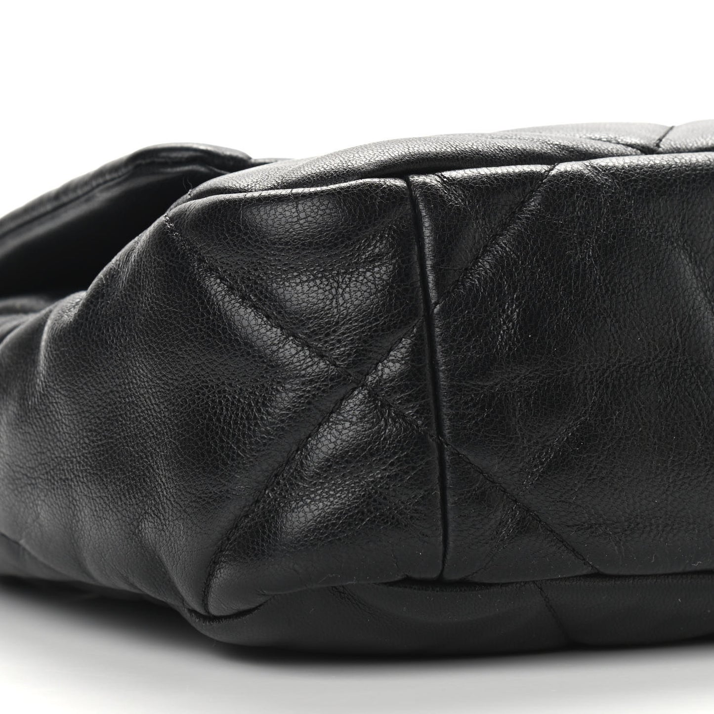 Lambskin Quilted Medium Chanel 19 Flap Black