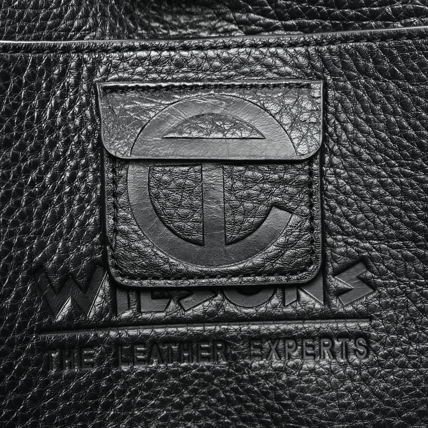 Pebbled Calfskin Medium Carry Bag Black