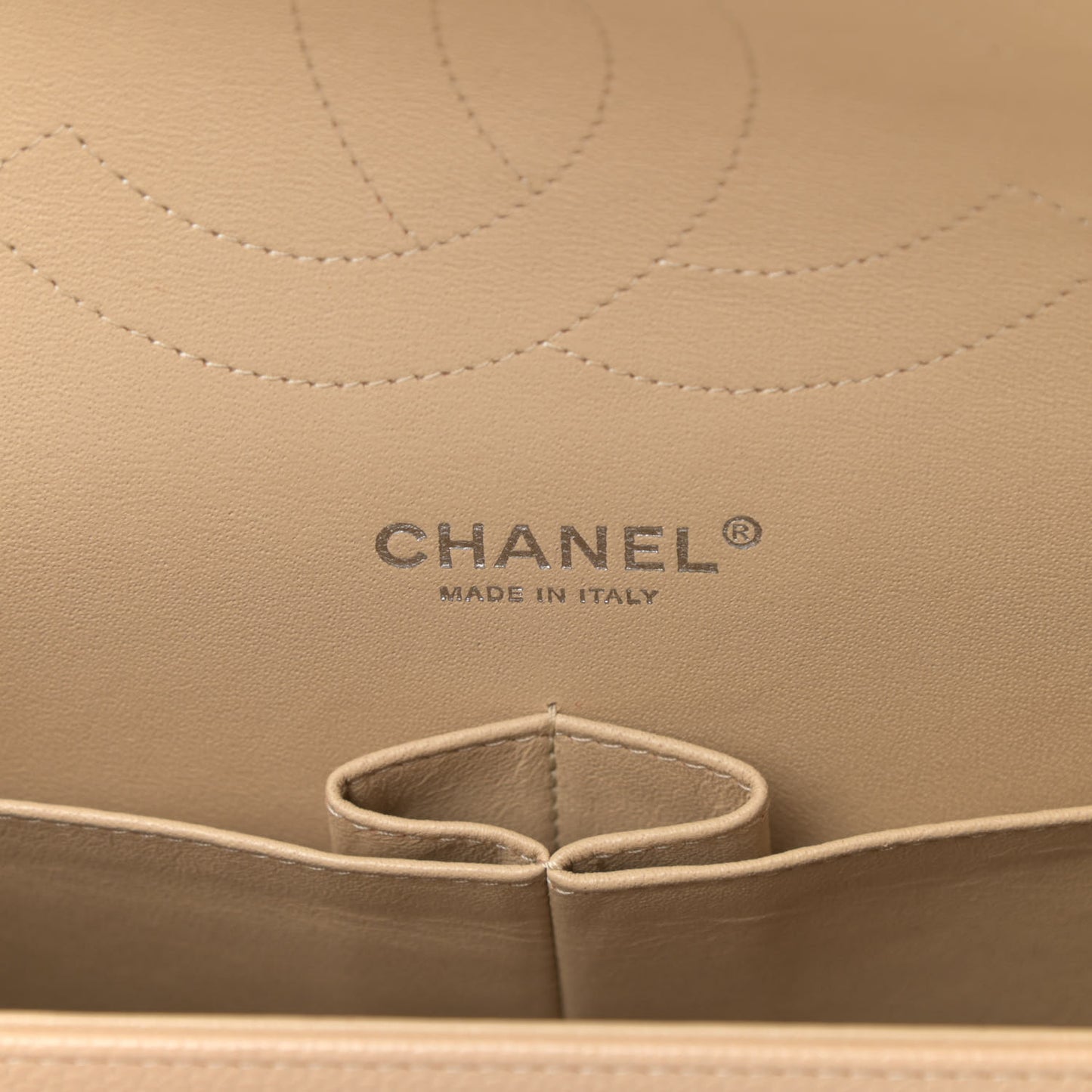 Caviar Quilted Jumbo Double Flap Beige Clair