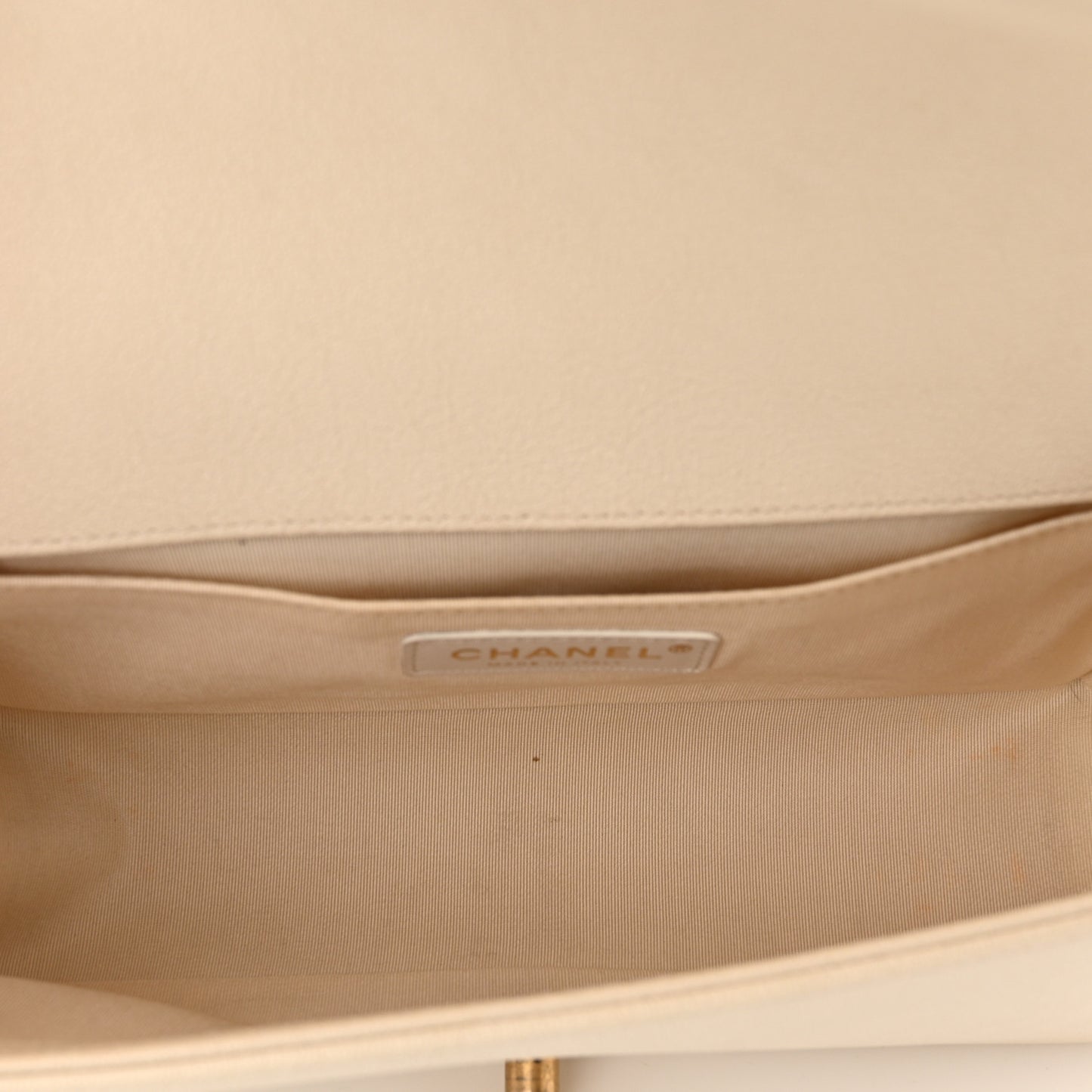 Caviar Quilted Medium Boy Flap Ivory