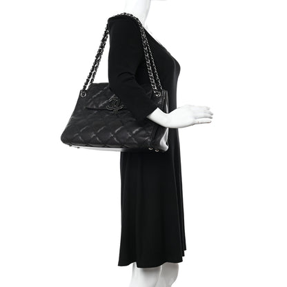 Chanel Calfskin Double Stitch Large Hamptons Flap Bag Black 2 of 19