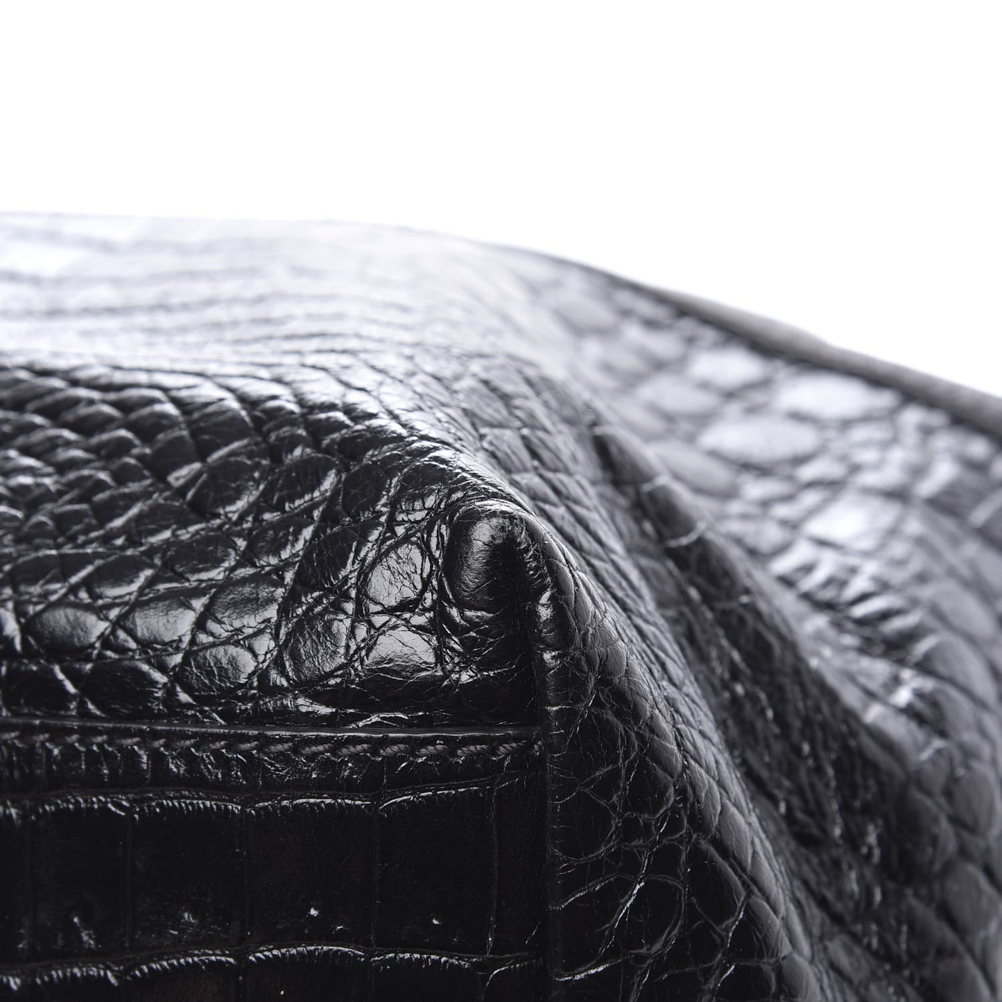 Calfskin Crocodile Embossed Medium Nightingale Black