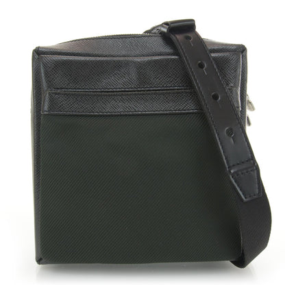 Louis Vuitton Taiga Beloukha 1 of 8