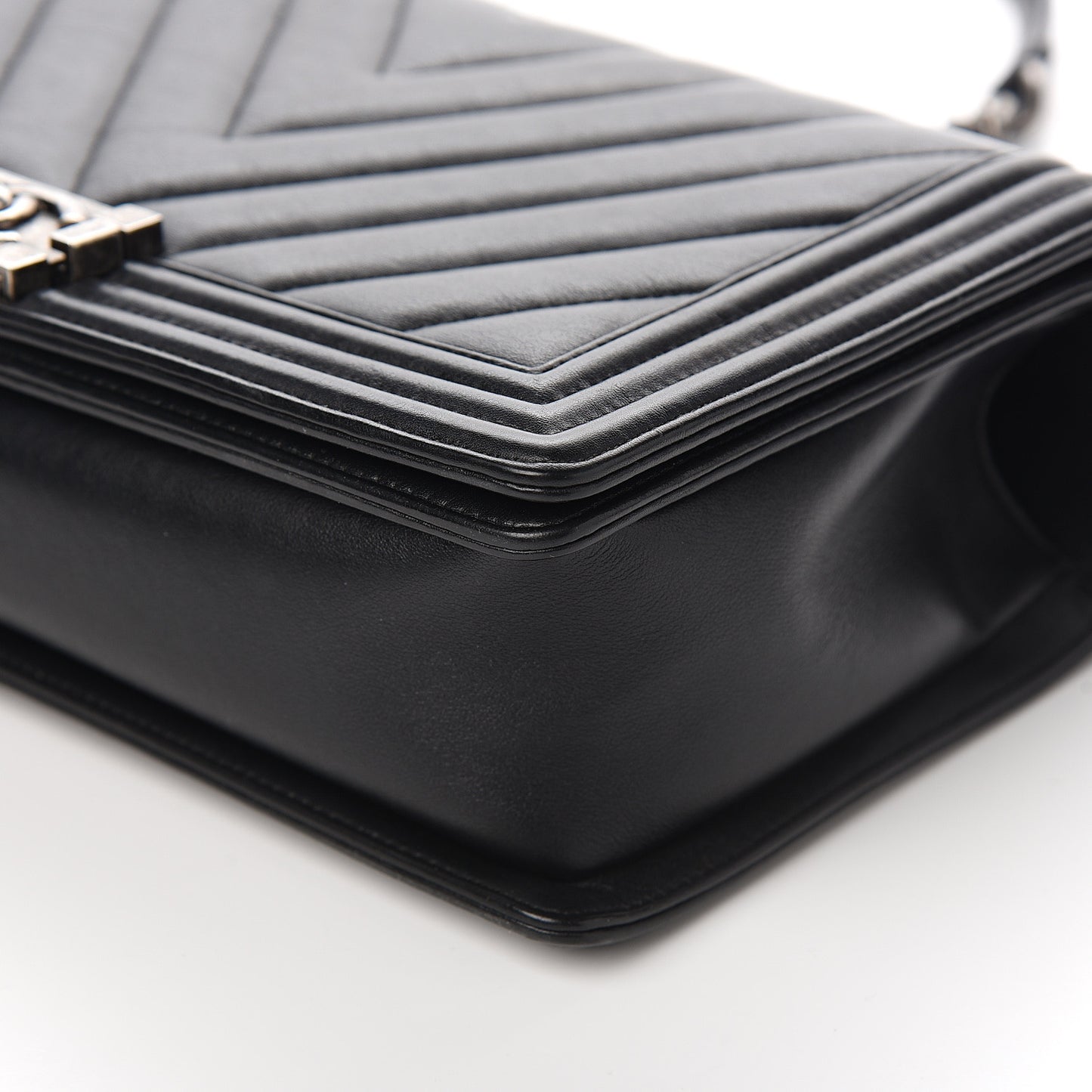 Calfskin Chevron Quilted New Medium Boy Flap Black