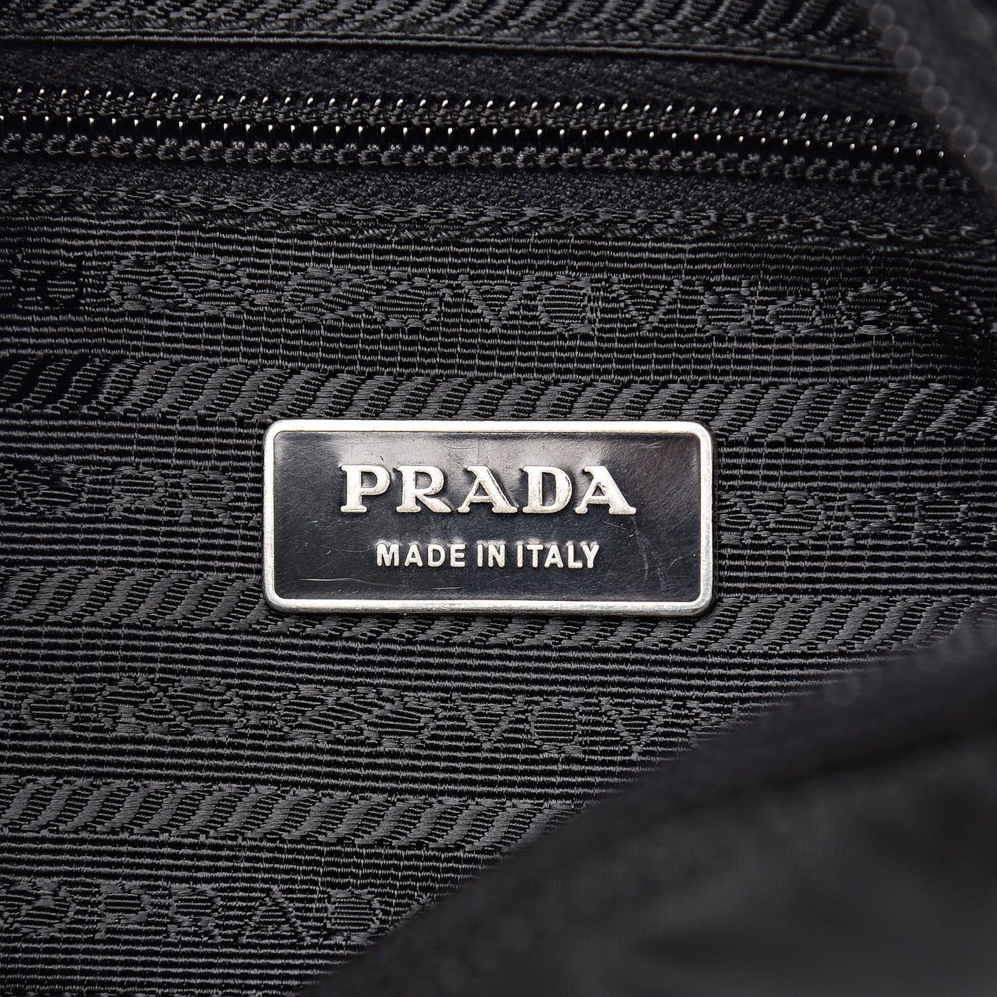 Nylon Vela Messenger Bag Black