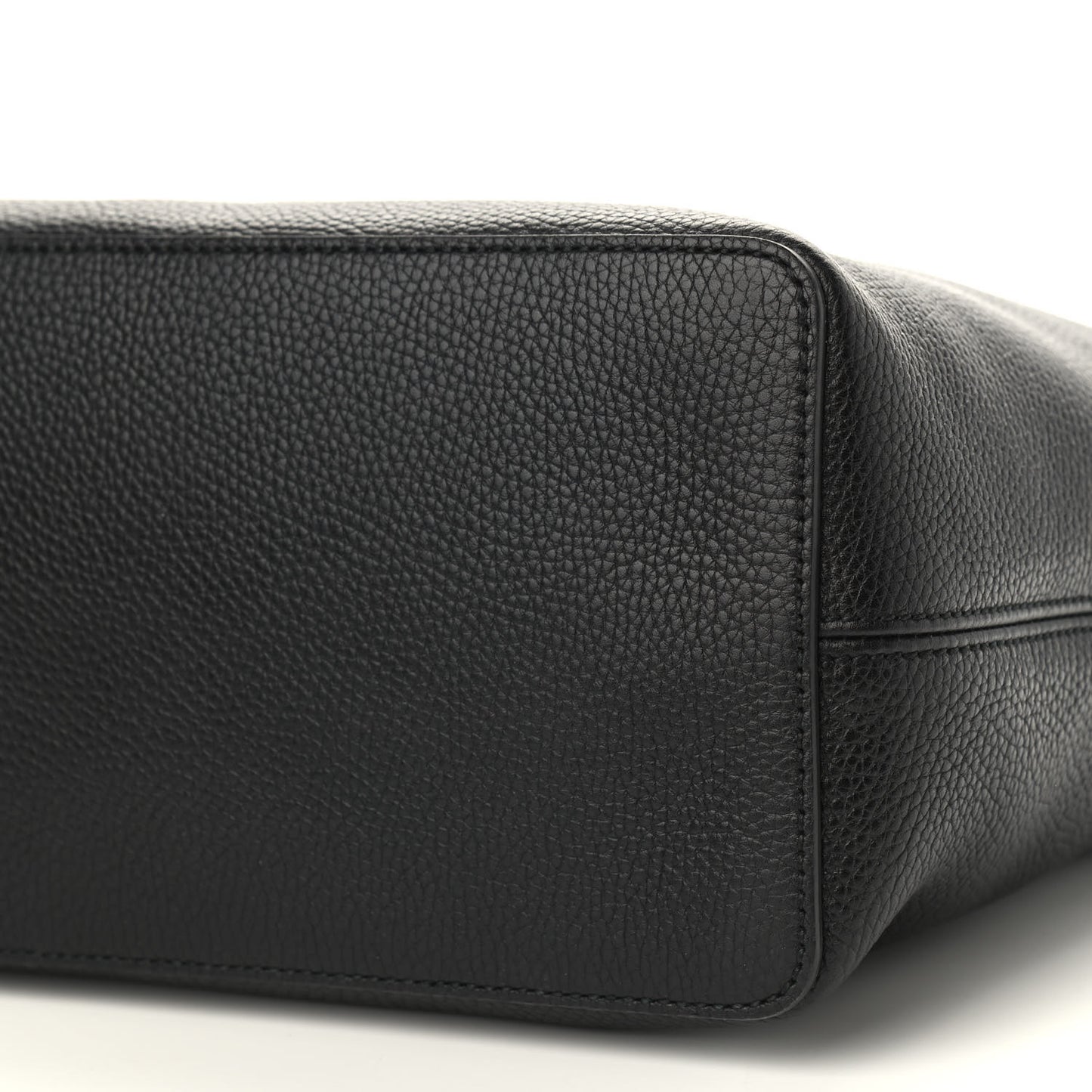 Pebbled Calfskin Large Soho Hobo Black