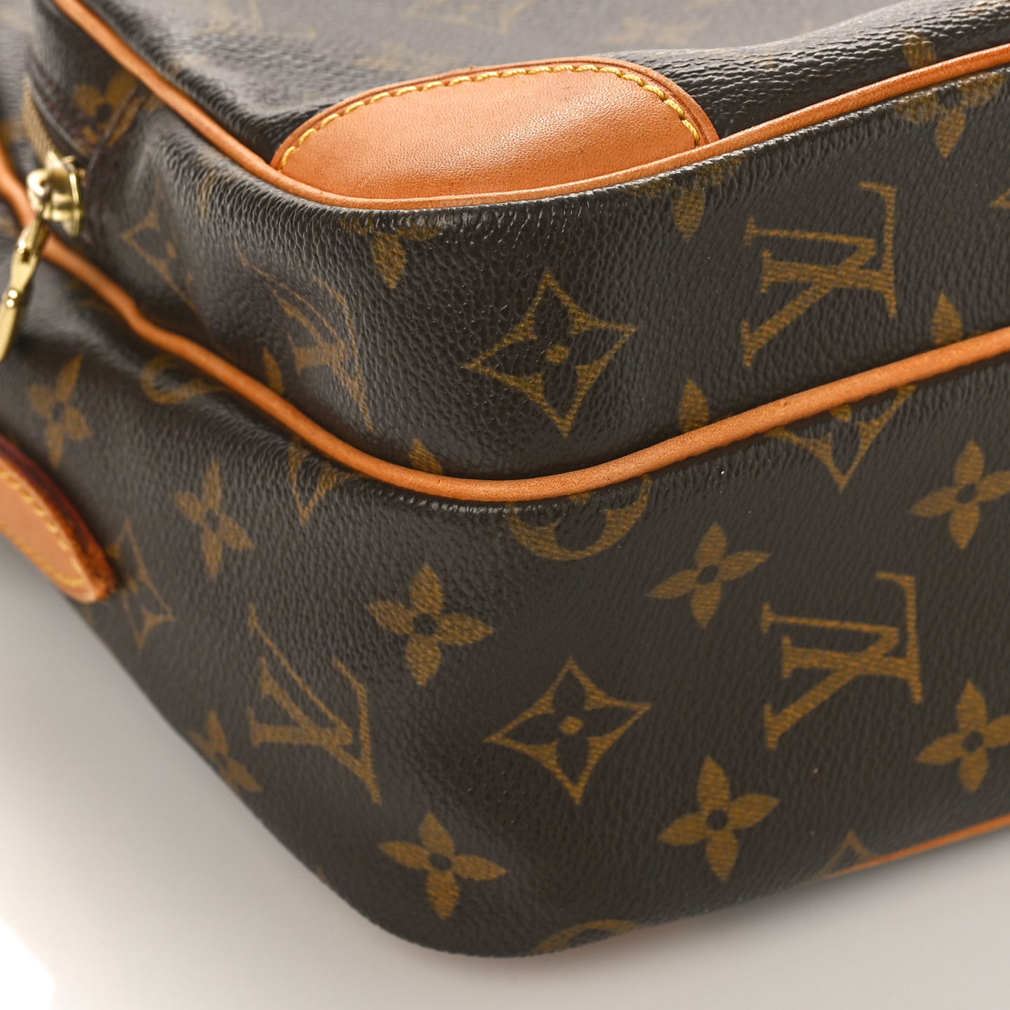 Monogram Nil 28
