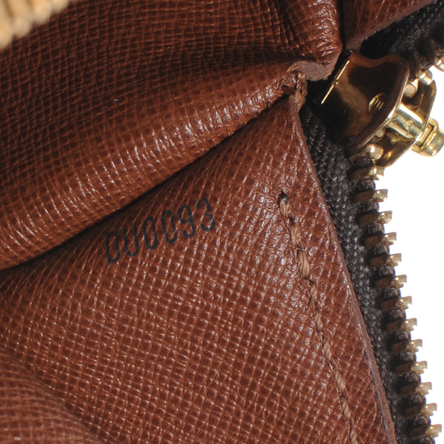 Monogram Papillon 26