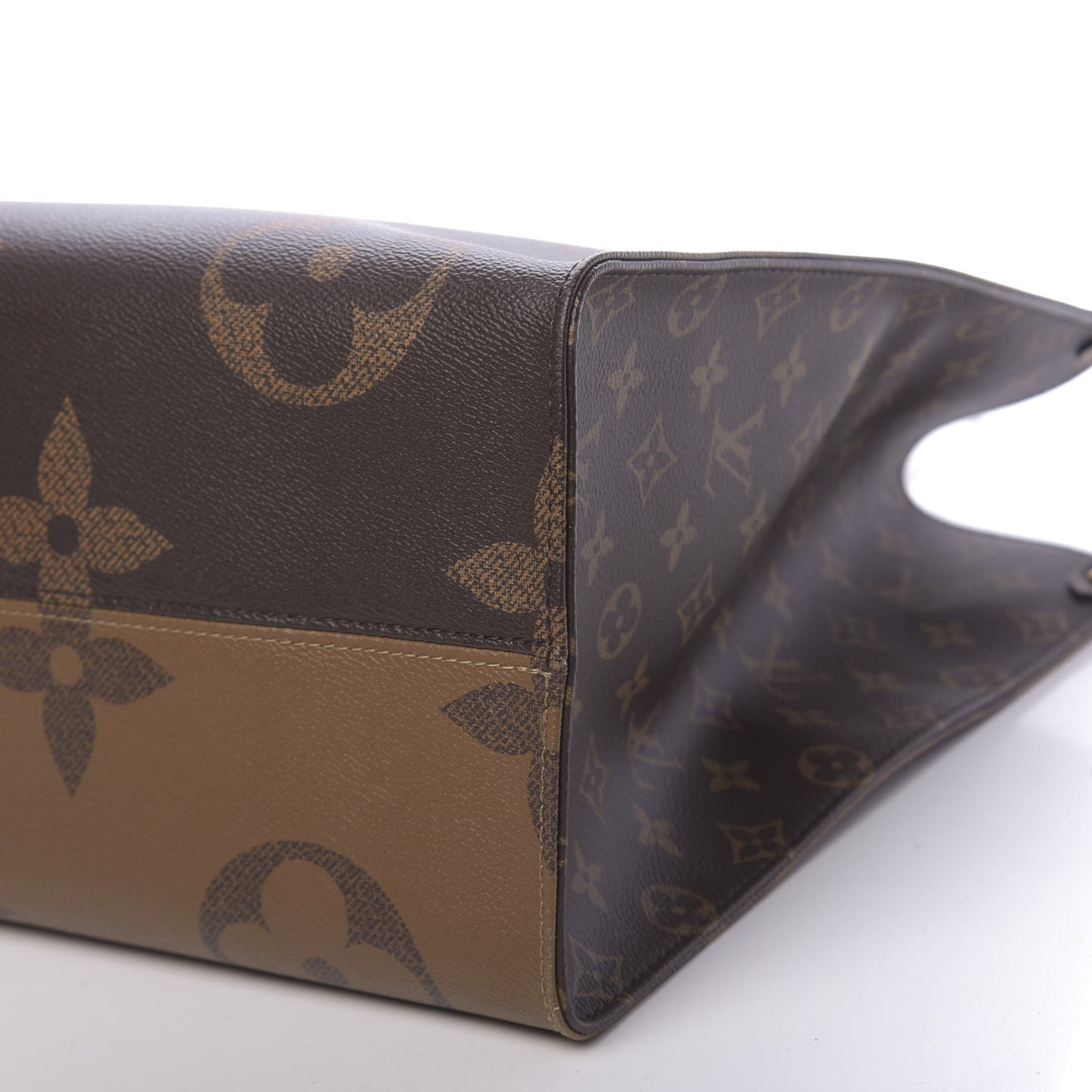 Reverse Monogram Giant Onthego GM