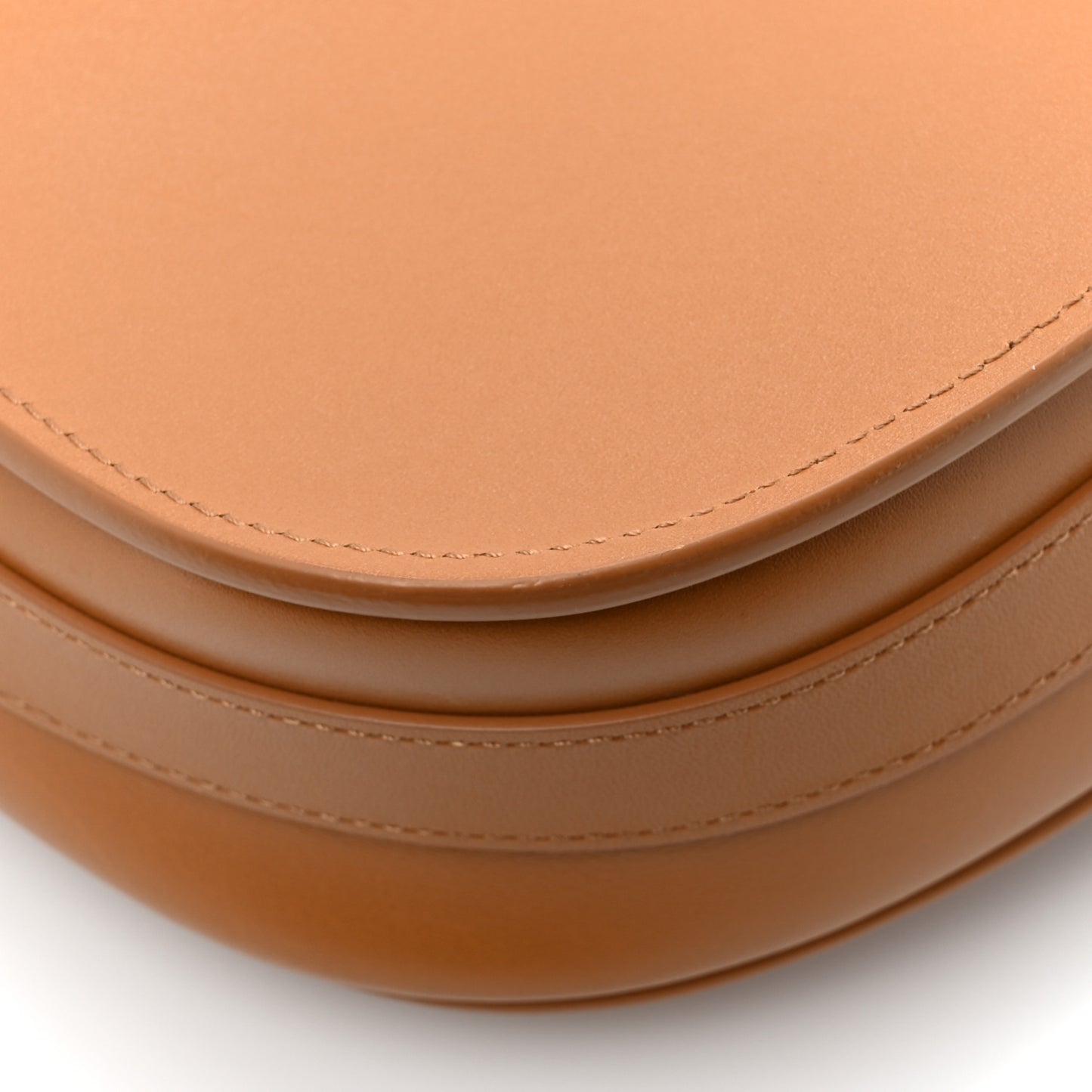 Box Calfskin Medium Bobby Flap Camel