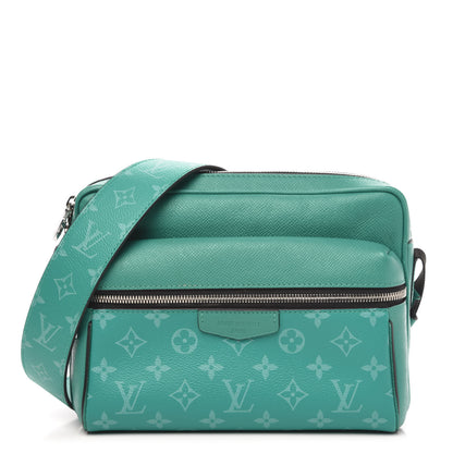 Louis Vuitton Taiga Monogram Outdoor Messenger Vert 1 of 9