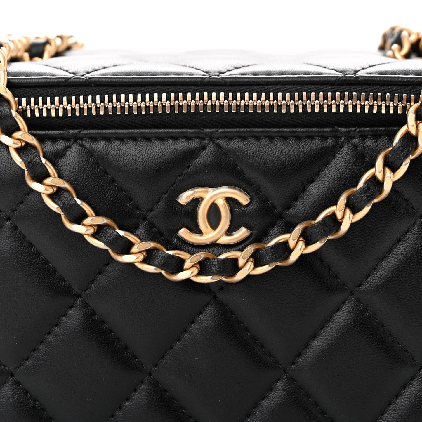 Lambskin Quilted Small Pearl Crush Vanity Case With Chain Black