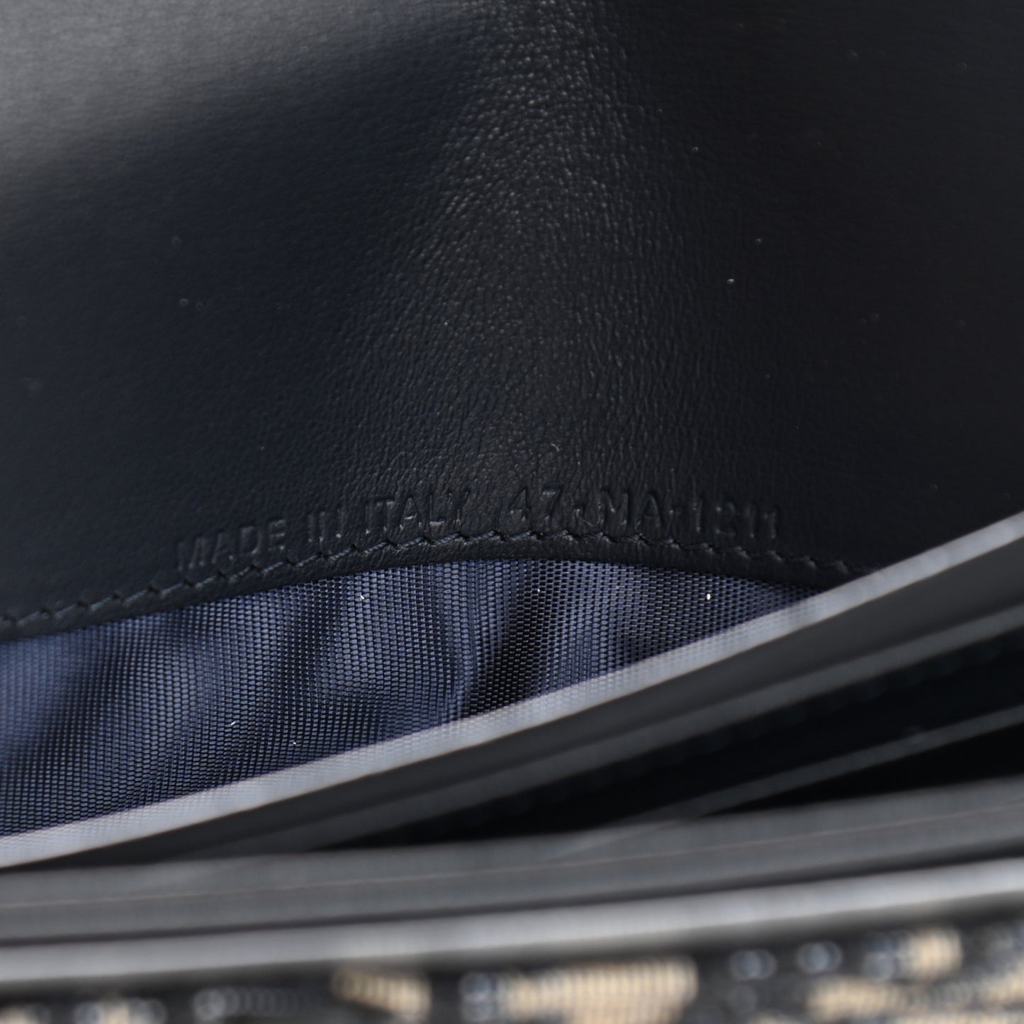 Oblique Saddle Chain Long Wallet Blue