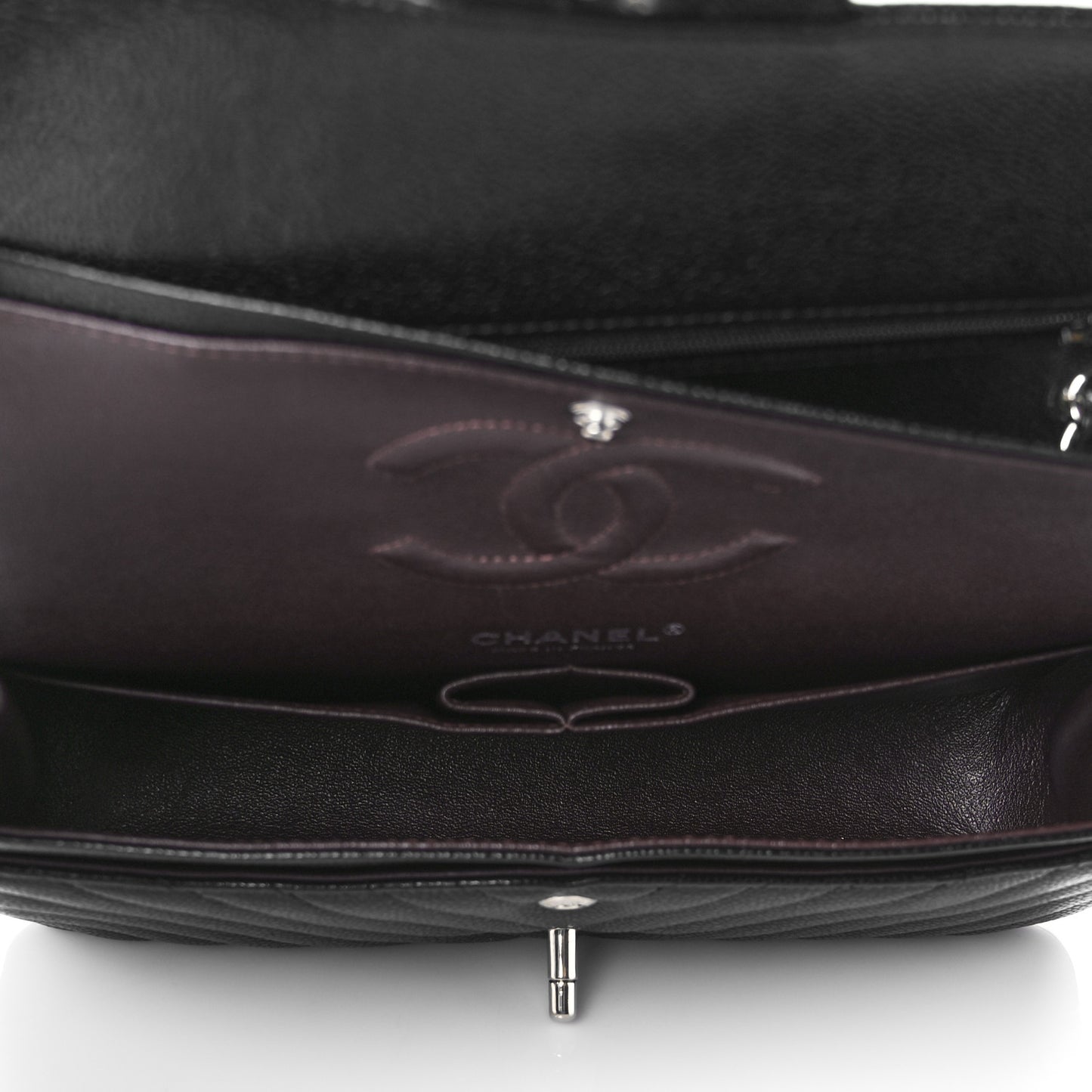 Caviar Chevron Quilted Medium Double Flap Black