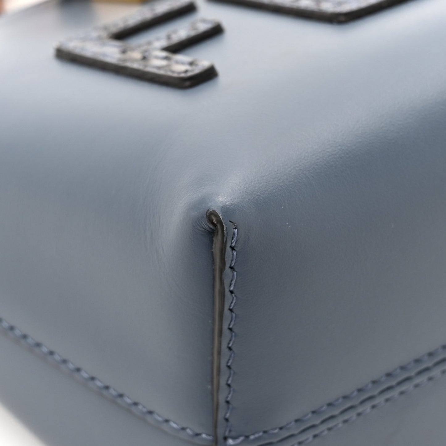 Vitello King Plexiglass Elaphe Python Print Logo Mini By The Way Mirto