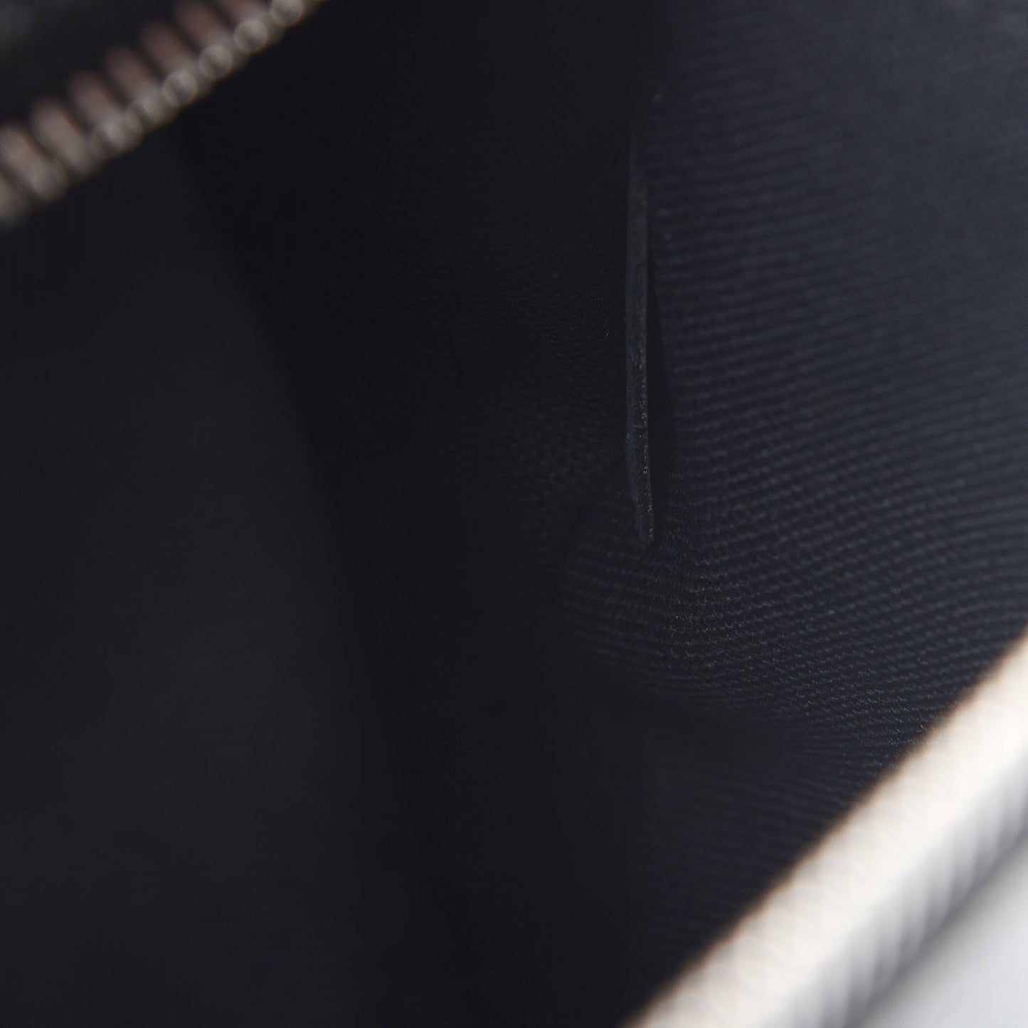 Damier Graphite Ambler