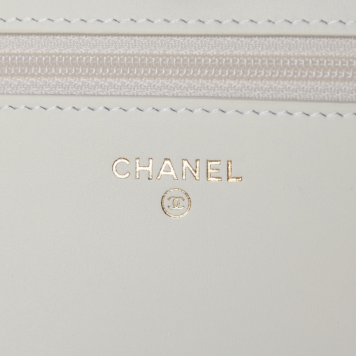 Caviar Quilted Boy Wallet On Chain WOC White