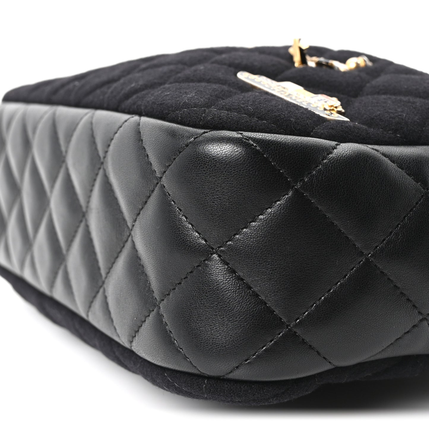 Felt Quilted Paris-Hamburg Charms Camera Case Black