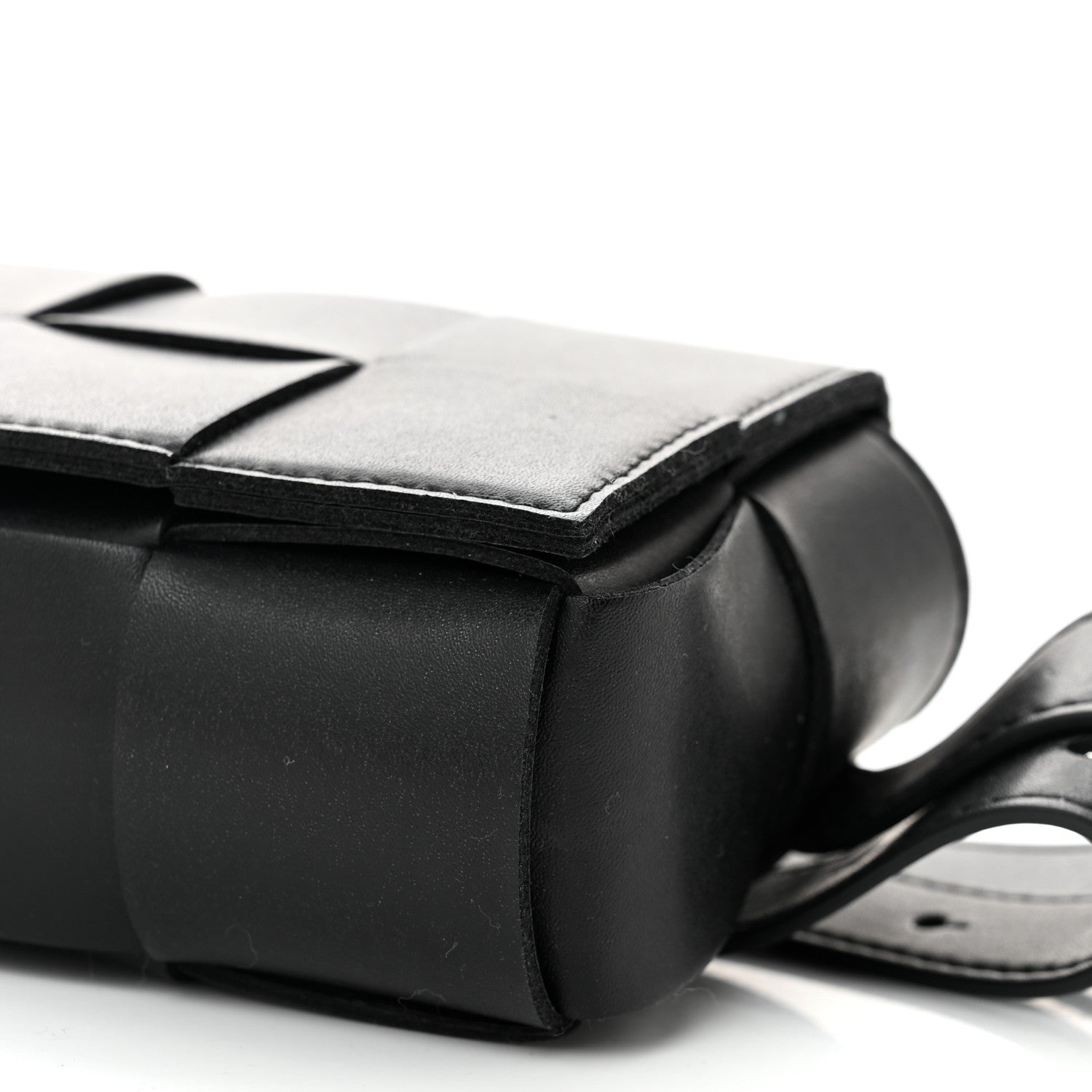 Bottega Veneta Nappa Maxi Intreccio The Belt Cassette Bag Black 8 of 8