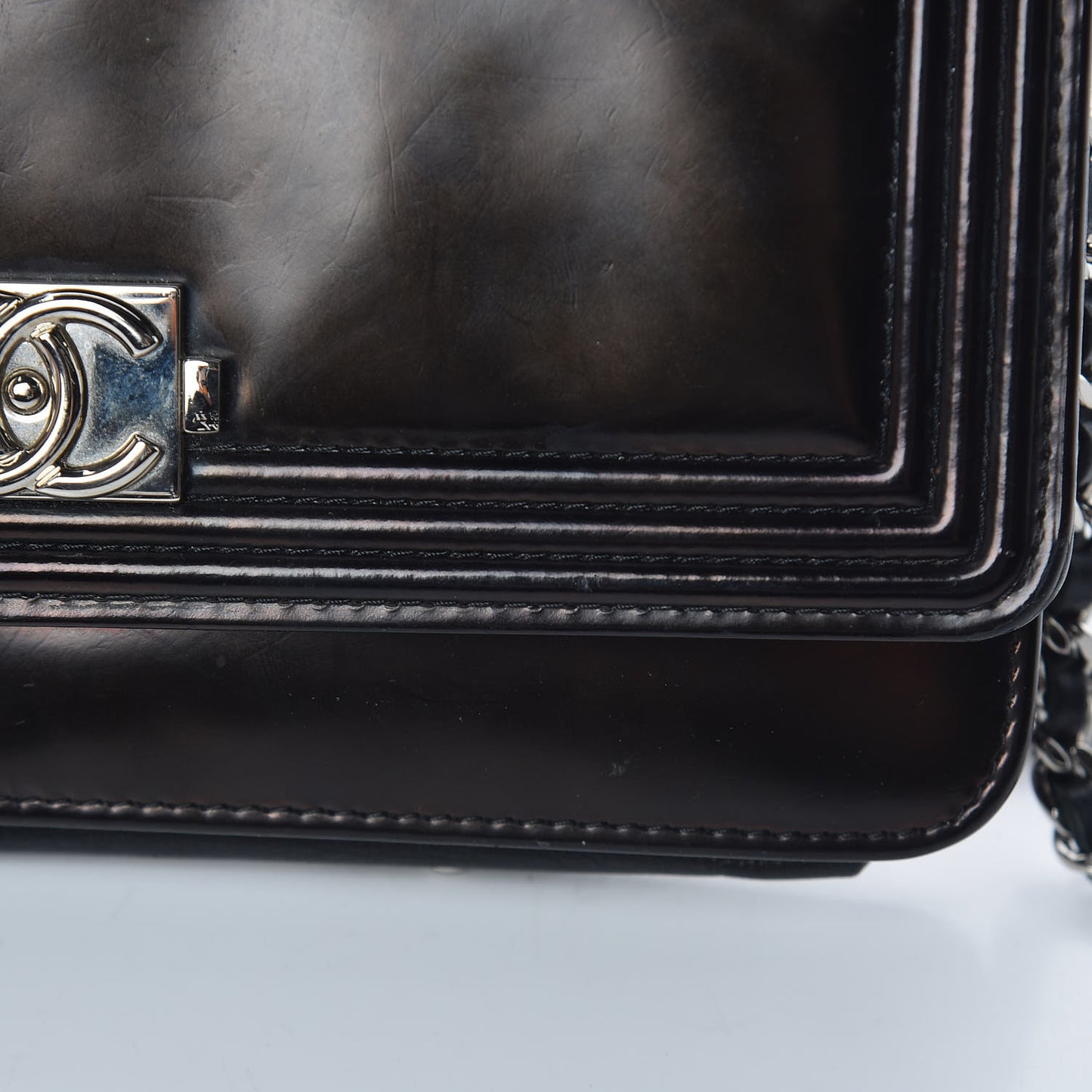 Glazed Calfskin Boy Wallet On Chain WOC Black