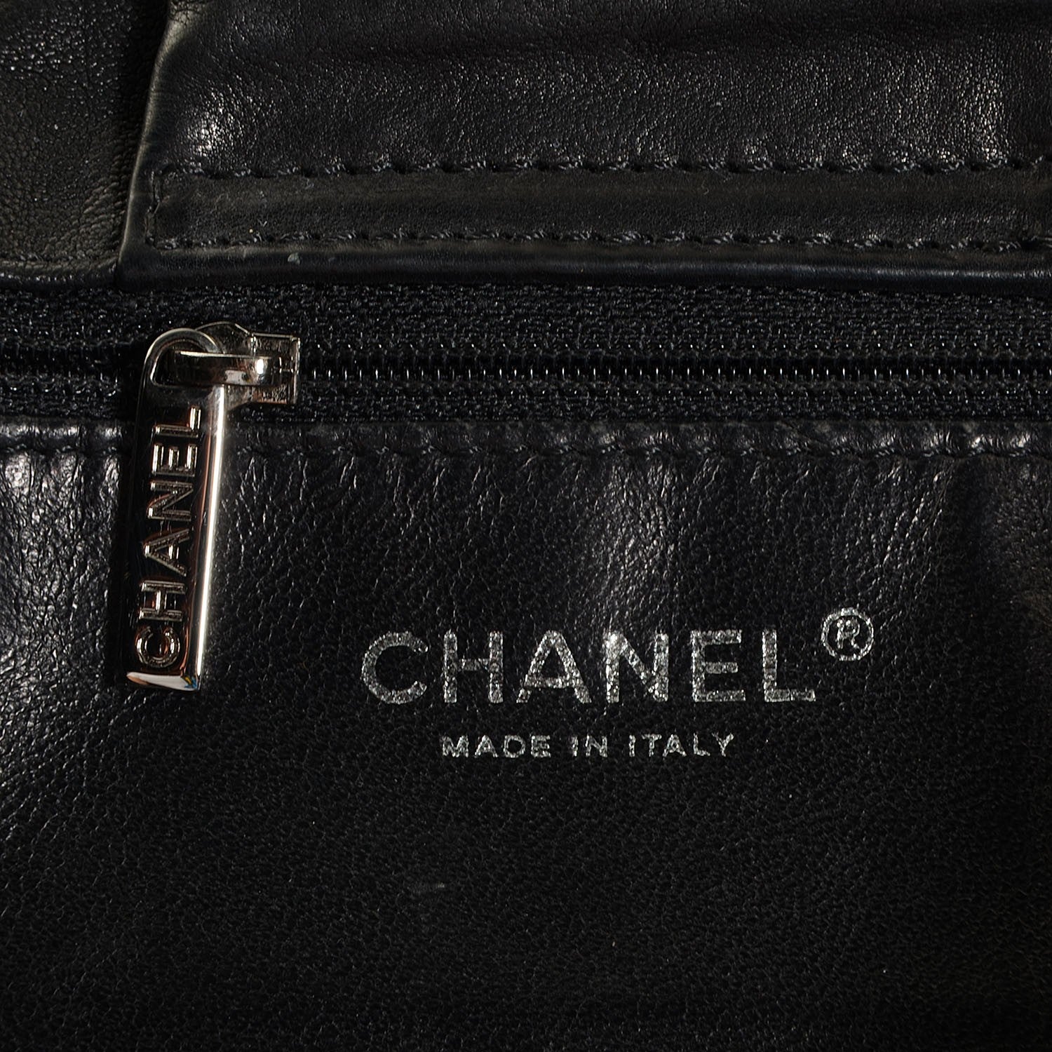 Chanel Leather Luxe Ligne Flap Black 6 of 7