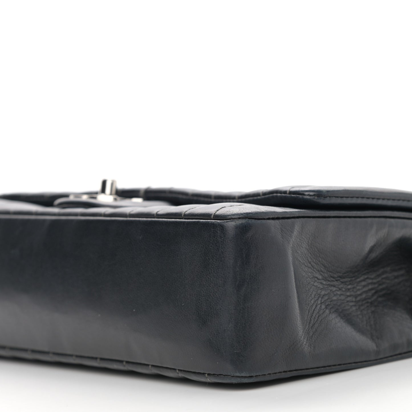 Lambskin Vertical Quilted Medium Single Flap Black