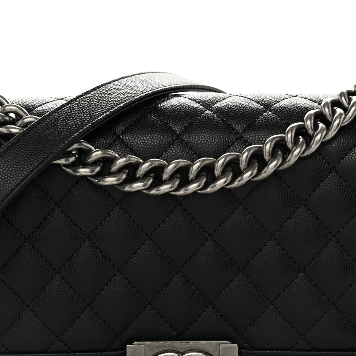 Caviar Quilted Medium Boy Flap Black