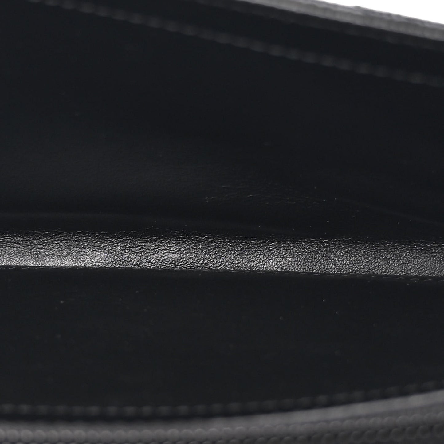 Grain De Poudre Matelasse Chevron Monogram Monochrome Chain Wallet Black