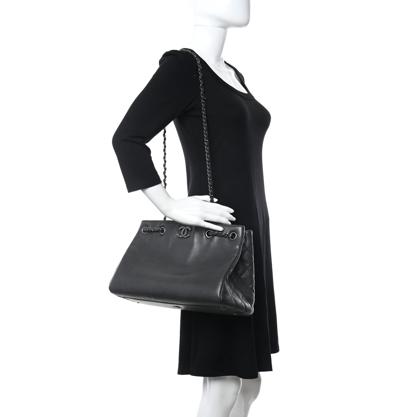 Grained Calfskin Woven Chain Medium Shopping Tote Black