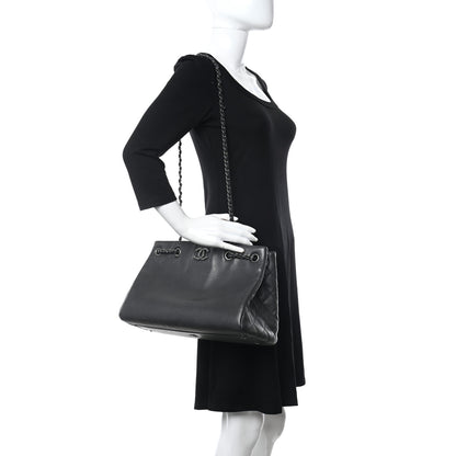 Chanel Grained Calfskin Woven Chain Medium Shopping Tote Black 2 of 11