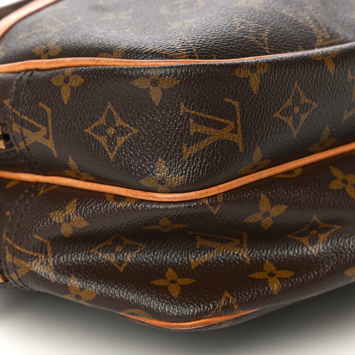 Louis Vuitton Monogram Reporter PM 8 of 18