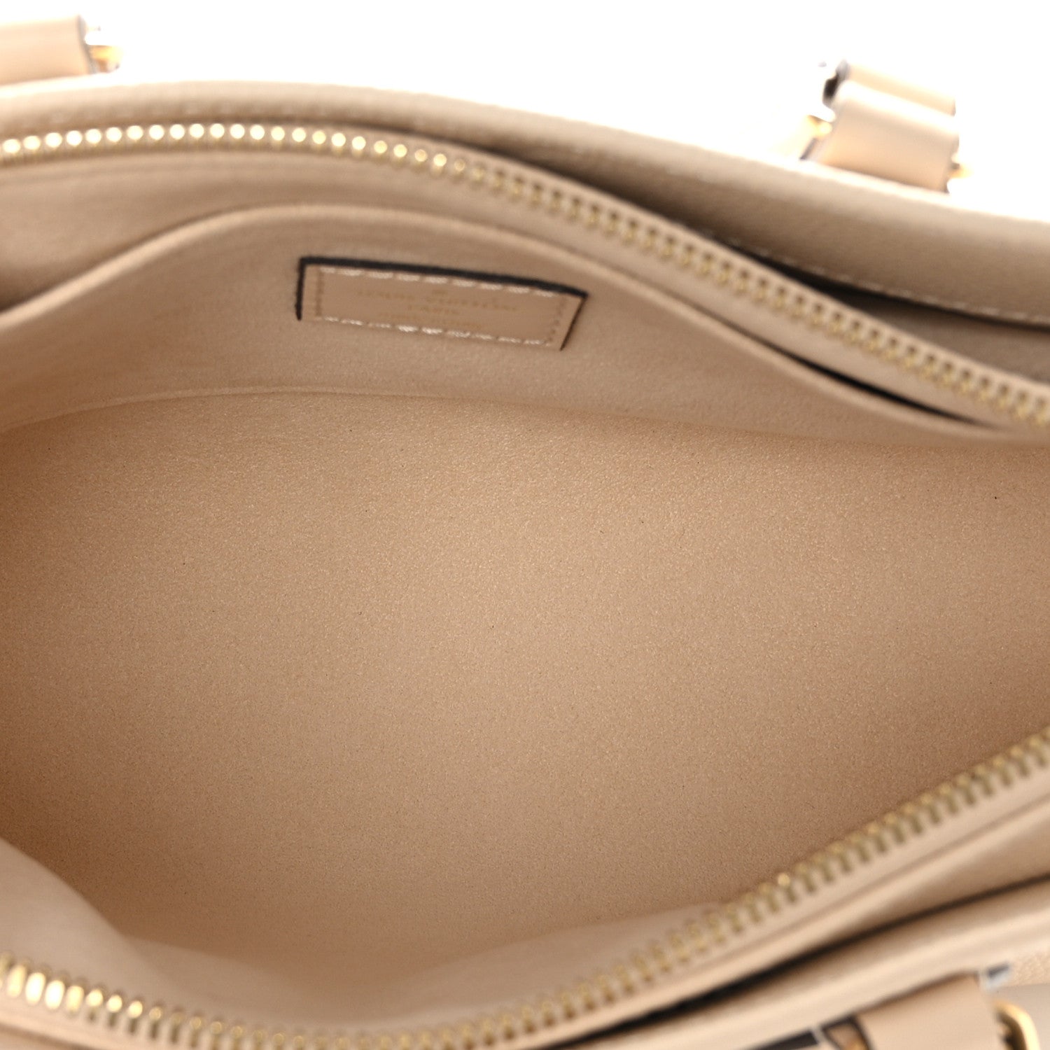 Louis Vuitton Empreinte Monogram Giant OnTheGo East West Creme 5 of 9